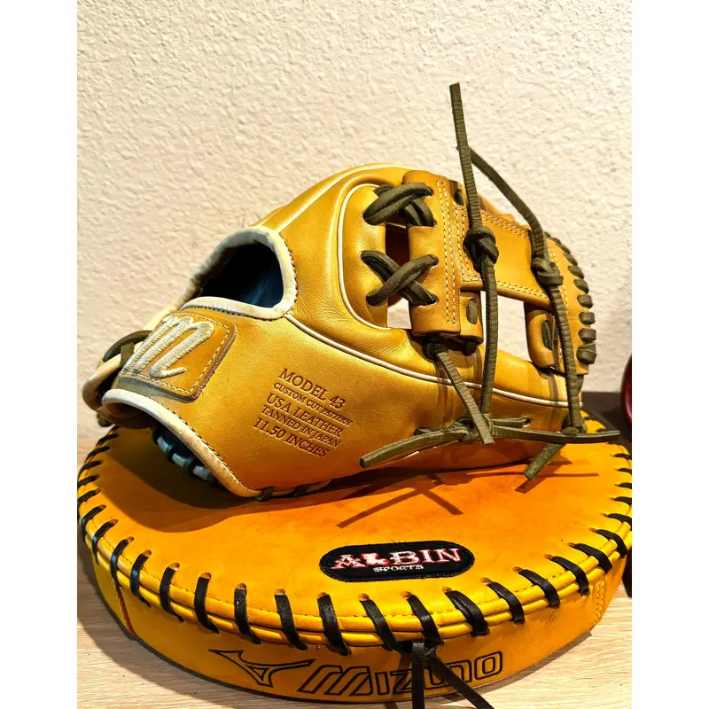 Marucci RH Infield Cypress Series Baseball Glove 11.5" (Used)