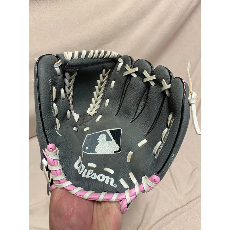 Used Wilson baseball Glove 10.5