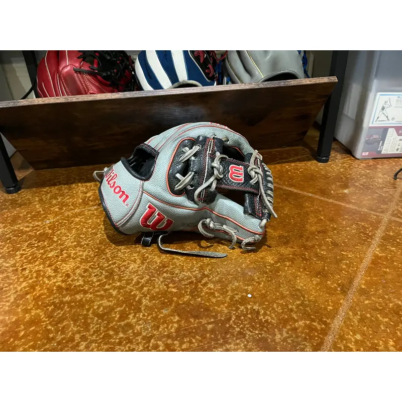 Wilson A2000 SC75 Infield Baseball Glove 11.5" (Used)
