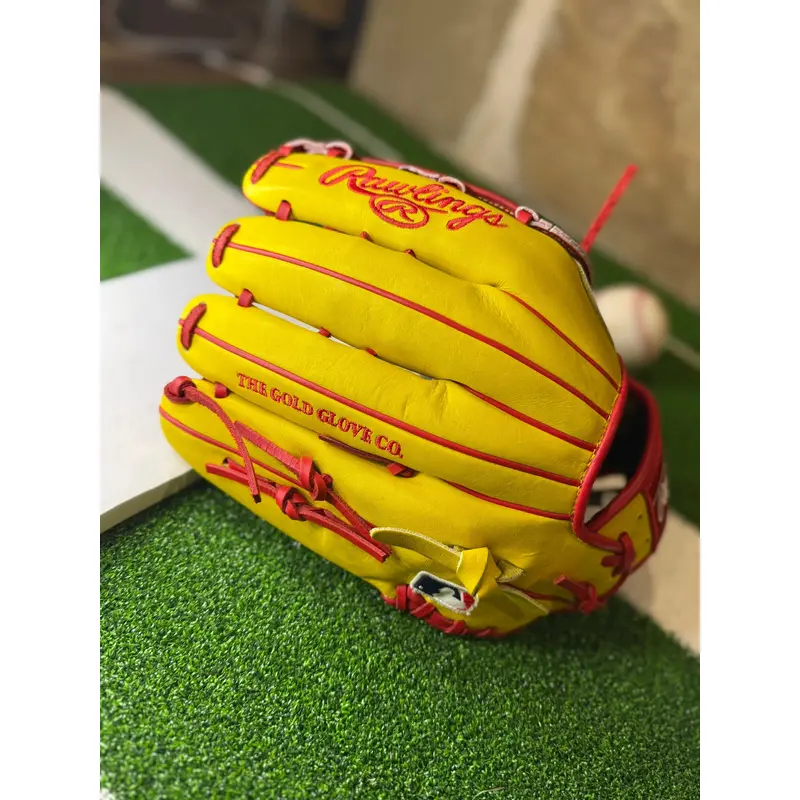 2025 Rawlings RH Outfield Heart of the Hide Baseball Glove 12.75" (New)
