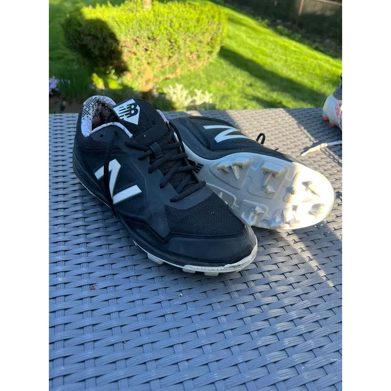 Black Men's Size M 11.5 (W 12.5) New Balance (Used)