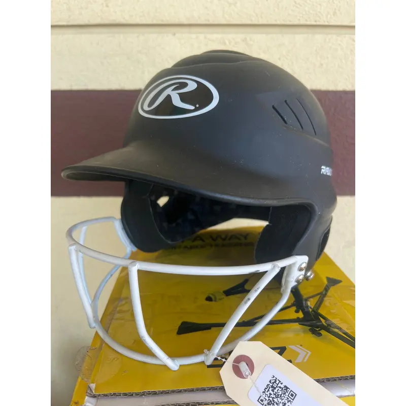 Used 6 1/2 - 7 1/2 Rawlings Batting Helmet