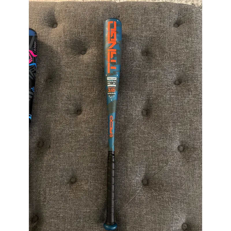 2025 Easton Tango Alloy USSSA Certified Bat (-10) 18 oz 28" (Used)