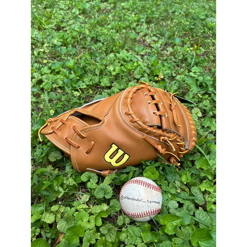 2025 Wilson A2000 M23 33.5 Catchers Mitt Baseball Glove Tan