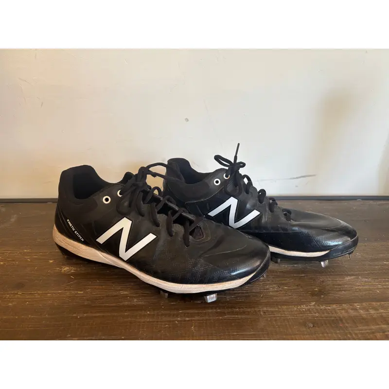 Black Men's Size M 10.0 (W 11.0) New Balance 4040v5 Low Top Metal (Used)