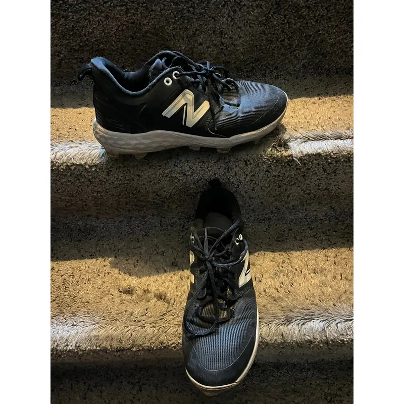 Black Men's Size M 11.0 (W 12.0) New Balance Low Top Molded Cleats (Used)