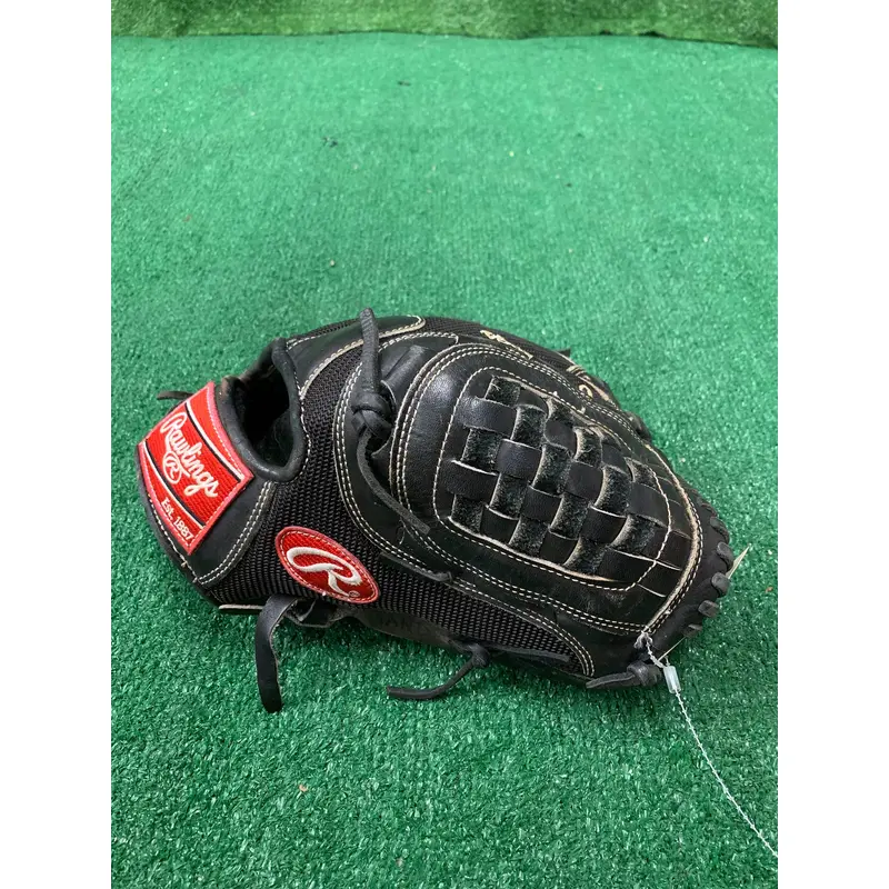 Black Rawlings Heart of the Hide RH Baseball Glove 12" (Used)