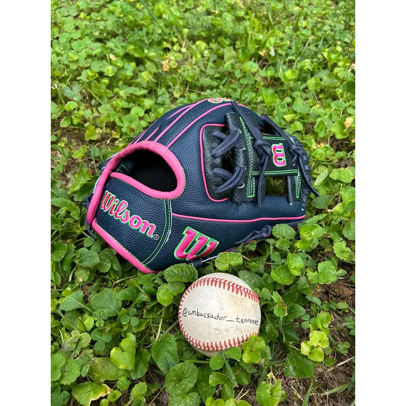2025 Wilson A2000 1786 11.5 Infield Baseball Glove Navy/Pink
