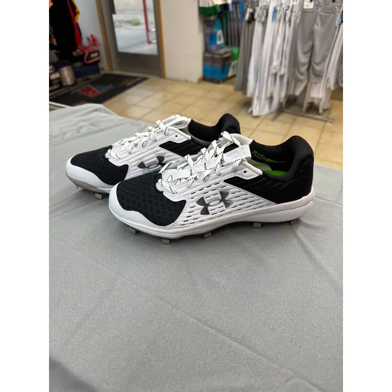 Under Armour Metal Baseball Cleats - Size 7