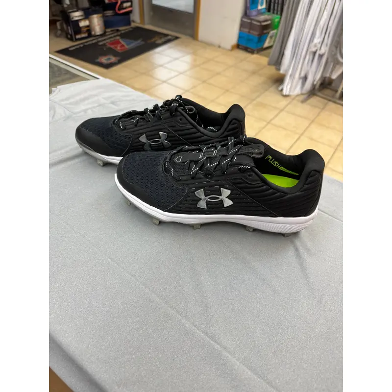 Under Armour Metal Baseball Cleats - Size 9