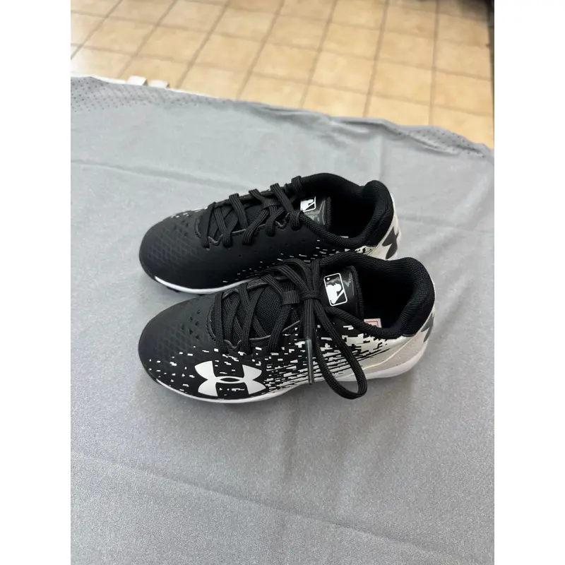 Under Armour Baseball Cleats - Size 10K