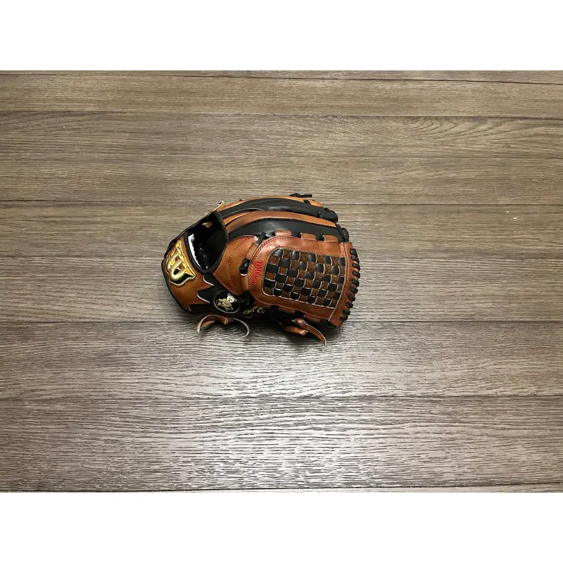 Wilson Pro Staff Teddy Bear 12" Basket Web