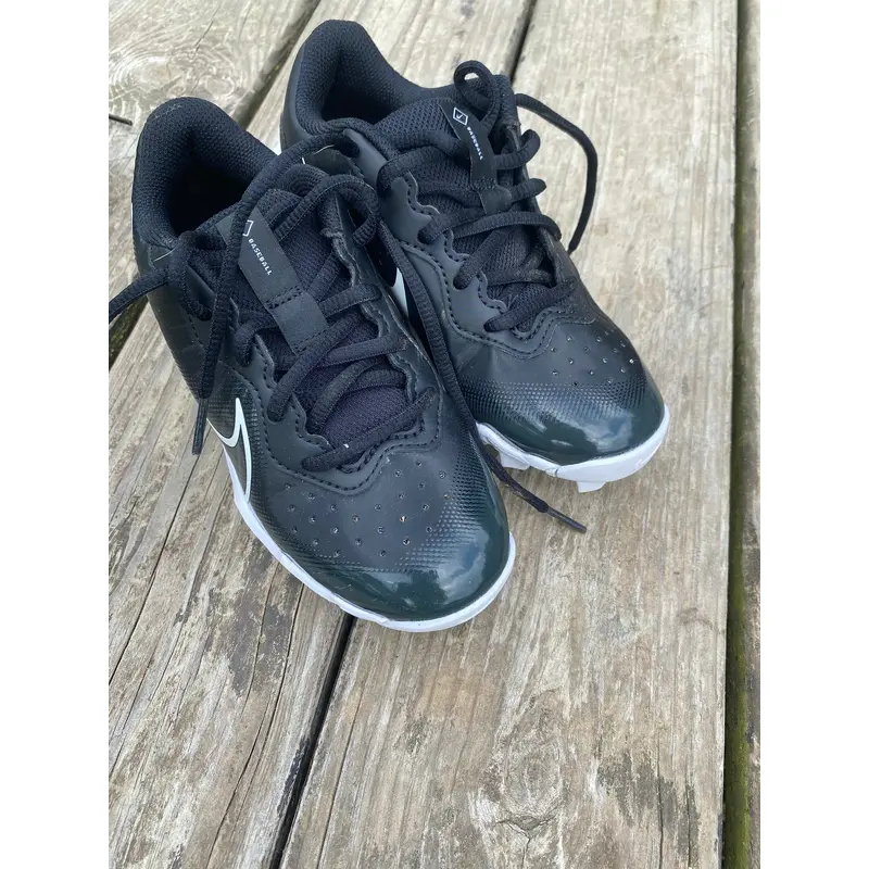 Kid's  Youth Nike (Used) Size 1.5