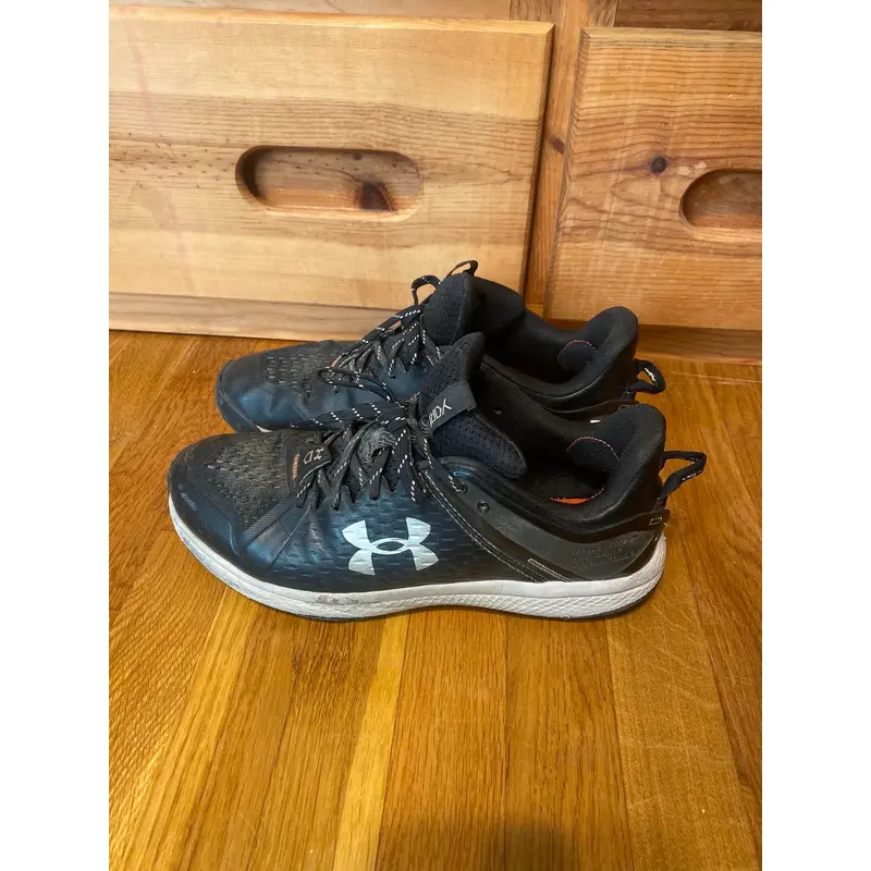 Size 11 Under Armour Men's Yard Low Turf Baseball Cleat Shoe