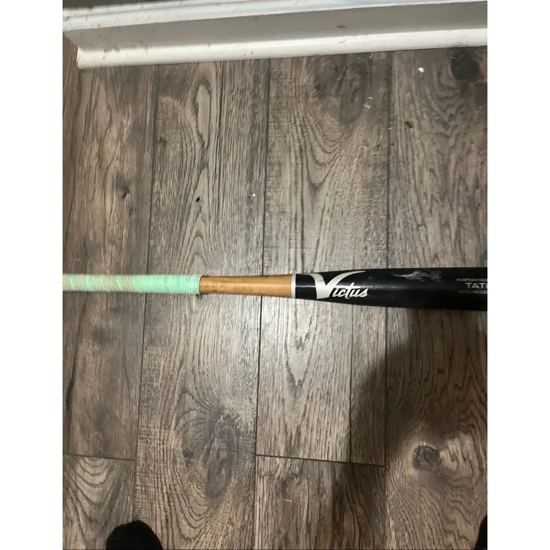 Victus wood bat