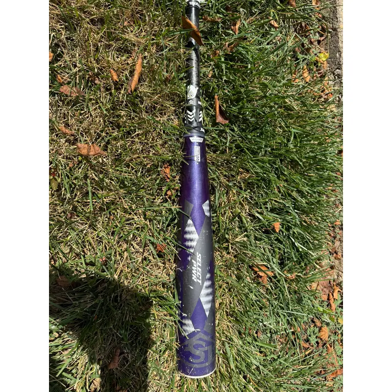 Louisville Slugger Bat (-3) 30 oz 33" (Used)