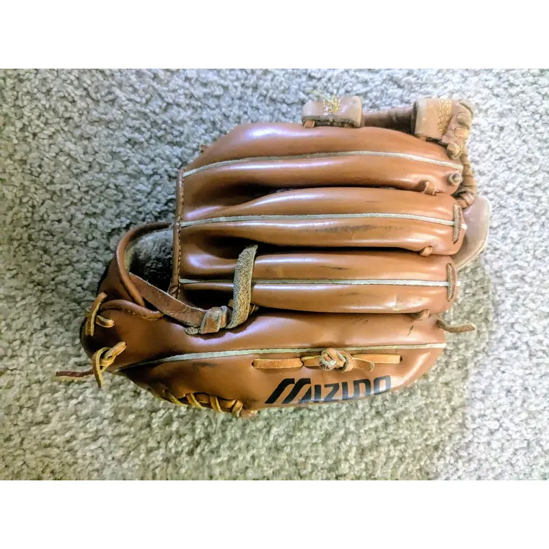 Mizuno MM120 steerhide full grain leather baseball glove for left handed thrower