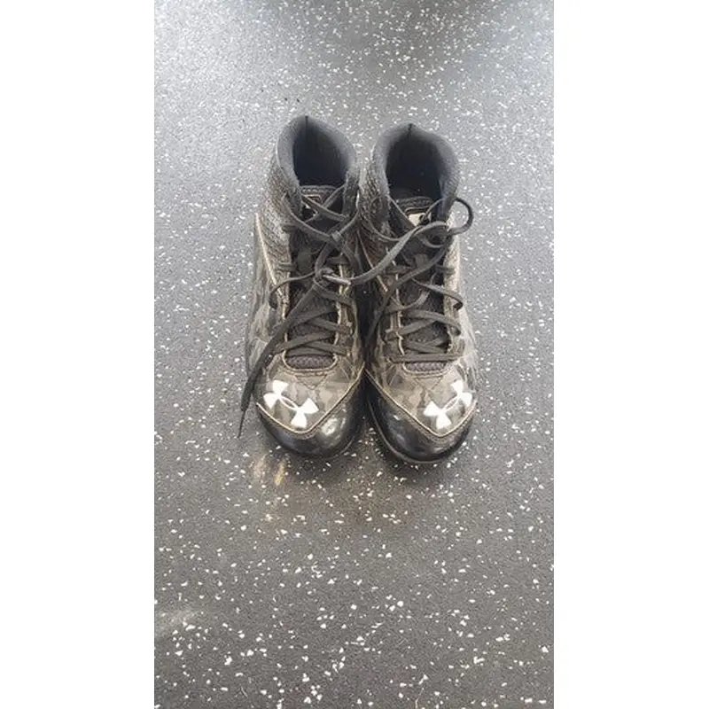 Used Under Armour CLUTCH FIT BB/SB Cleats Black Junior 02 11849-S000030897