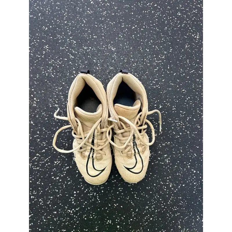 Used Nike ALPHA BB/SB Cleats White Junior 05.5 11849-S000030391