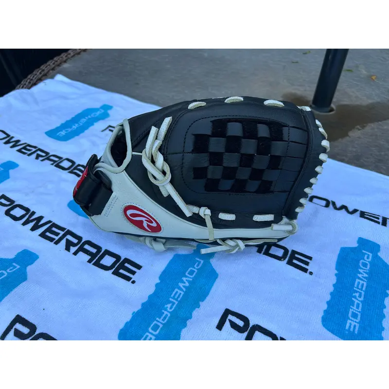 2025 Rawlings Right Hand Throw Pitcher's Shut Out Baseball Glove 12" (New)