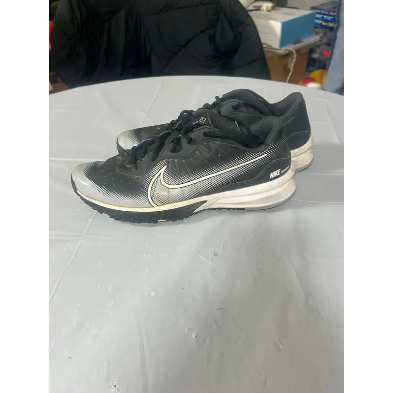 Black Men's Adult Size M 9.0 (W 10.0) Nike Shoes (Used)