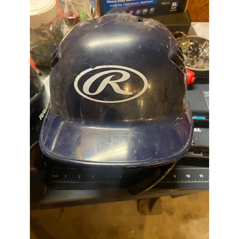 Medium/Large Rawlings R16 (Used)