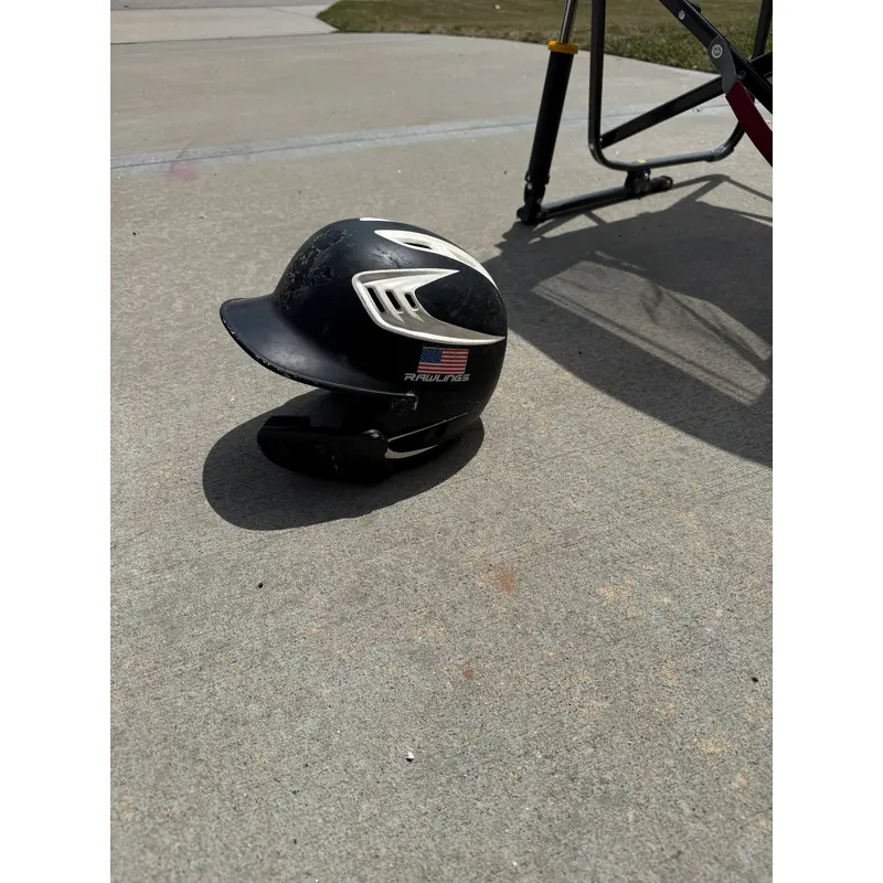 Small Rawlings Batting Helmet (Used)