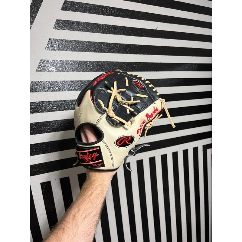 Custom Rawlings heart of the hide wingtip 11.75 baseball glove