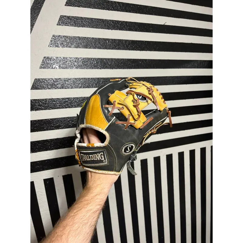 Spalding 11.5 infield baseball glove