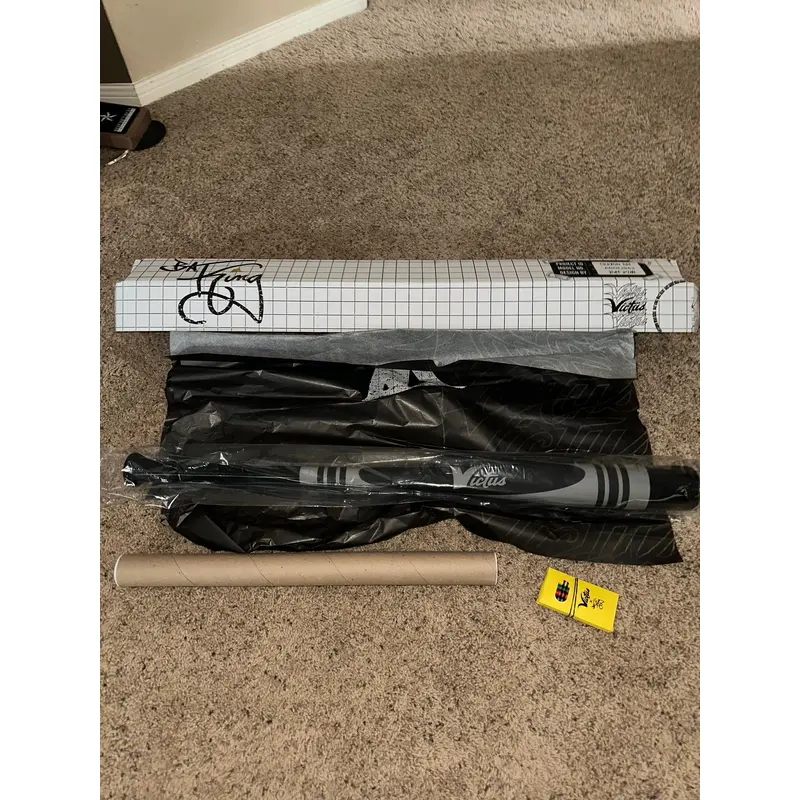Victus Crayon Bat By The Bat King 32 Inch