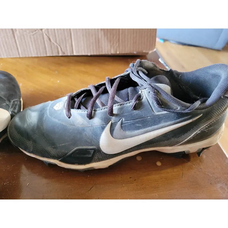 Black Men's Size M 9.0 (W 10.0) Adult NikeTrout Low Top Molded Cleats (Used)