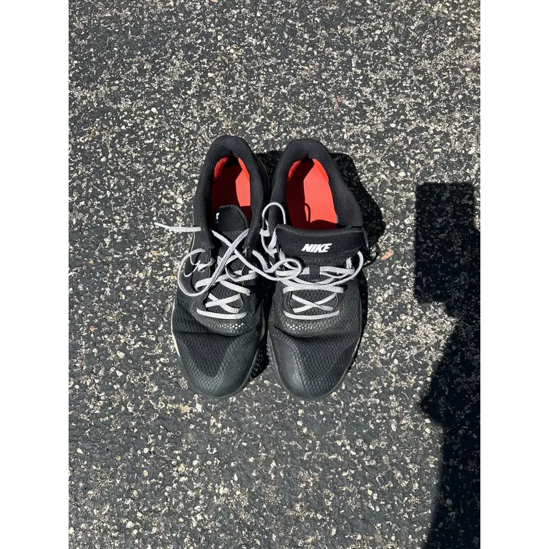Indoor cleats baseball