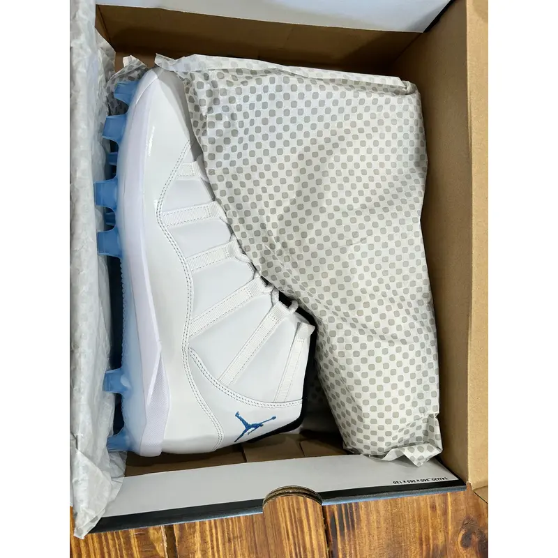 White Men's Size M 12.0 (W 13.0) Air Jordan High Top Molded Cleats (New)