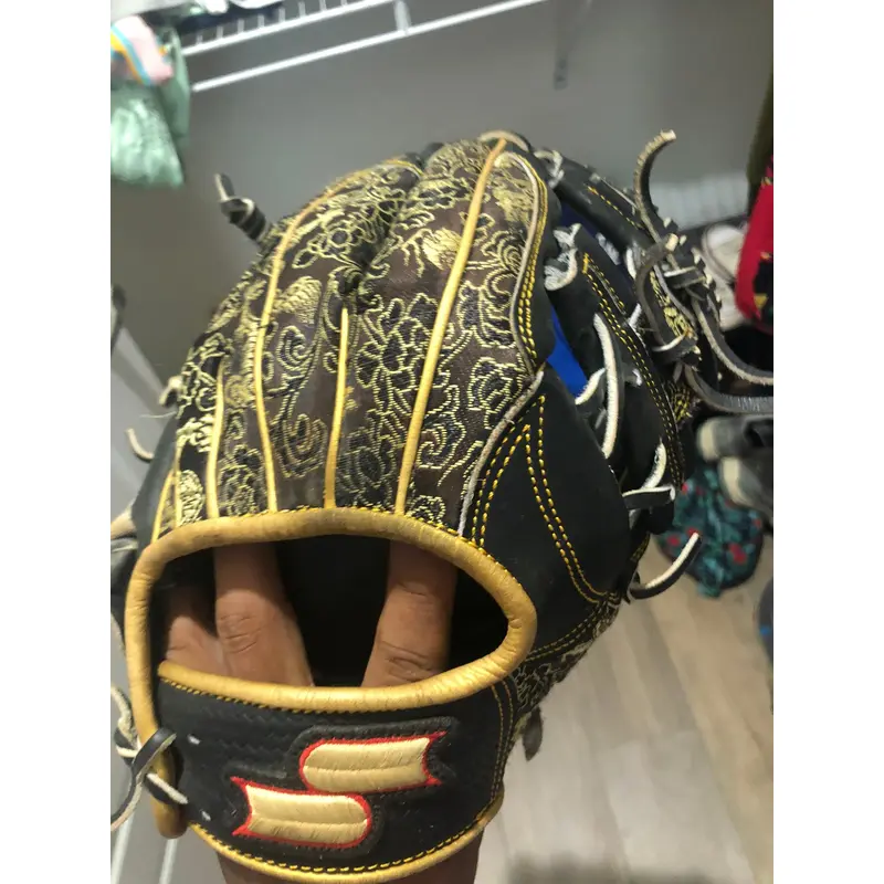 2023 Infield 11.75" Select Pro Baseball Glove