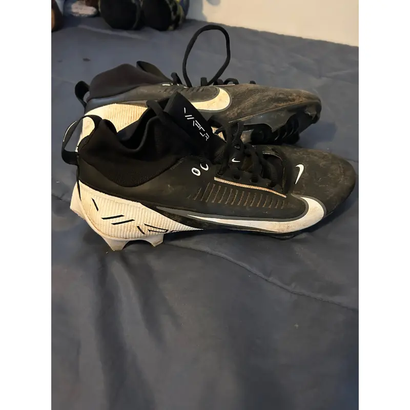 Black Kids Size M 9.0 (W 10.0) Youth Nike Molded Cleats Cleats (Used)