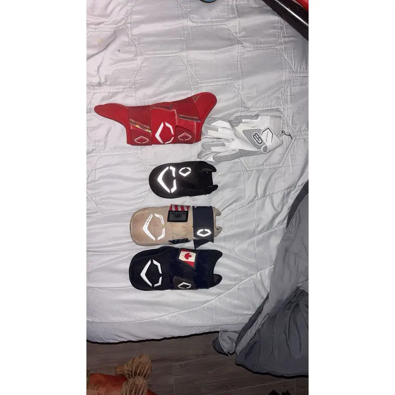 Senior EvoShield Leg guard  (Used)