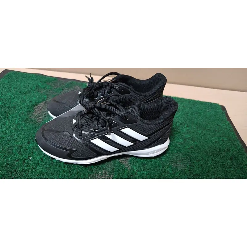 Adidas ICON 8 MD CLEATS Size 3.5 Black/White IG7201