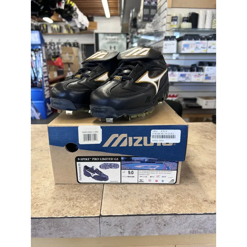 Black New Size 9.0 (Women's 10) Adult Men's Mizuno Low Top Metal