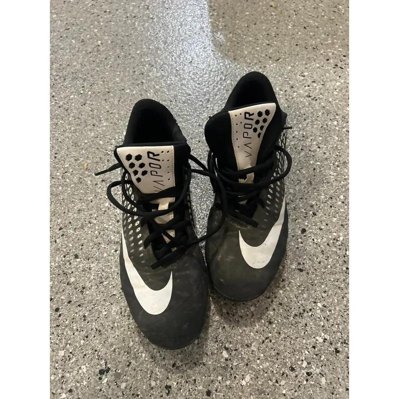 Black Used Adult Low Top Molded Cleats vapor
