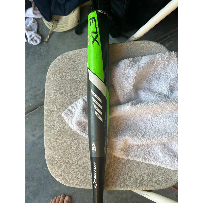 Easton XL3 Alloy Bat (-11)  20 oz 31" (Used)