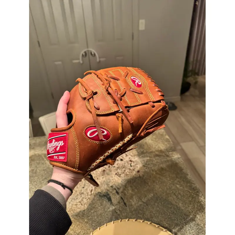 New Rawlings 11.75" 2-Piece Web                          Trade Only