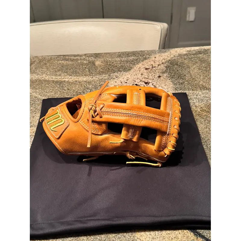 Marucci Horween 11.5" Limited Edition                    Trade Only