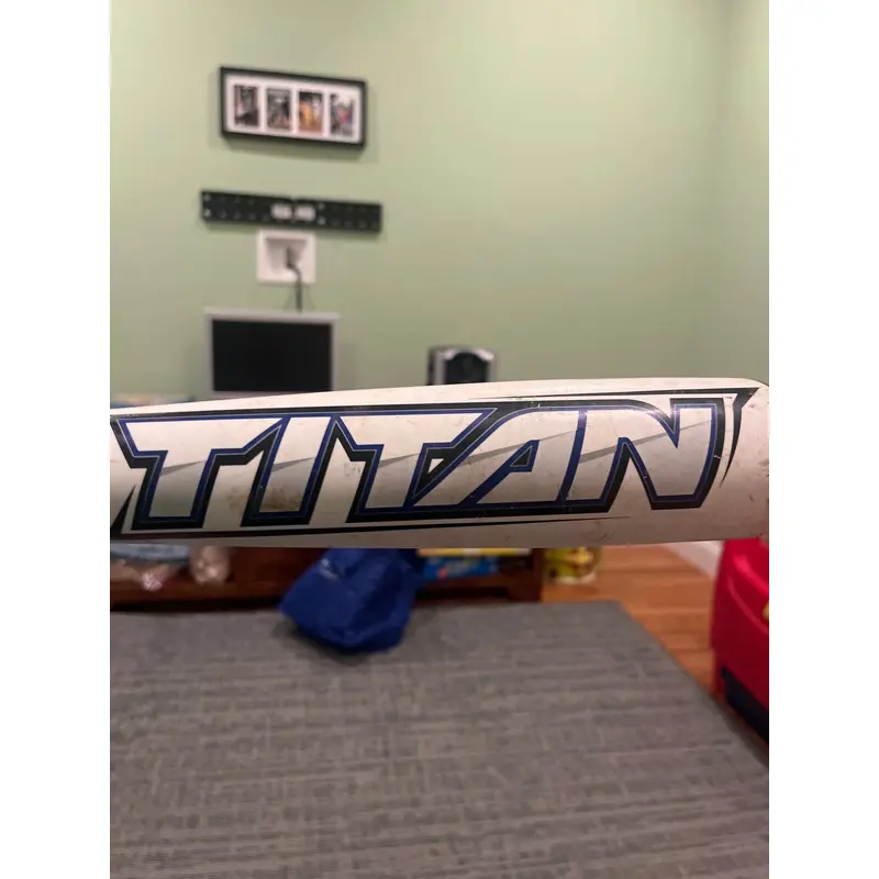 Used 2019 Easton USABat Certified Alloy 19 oz 28" Titan Bat