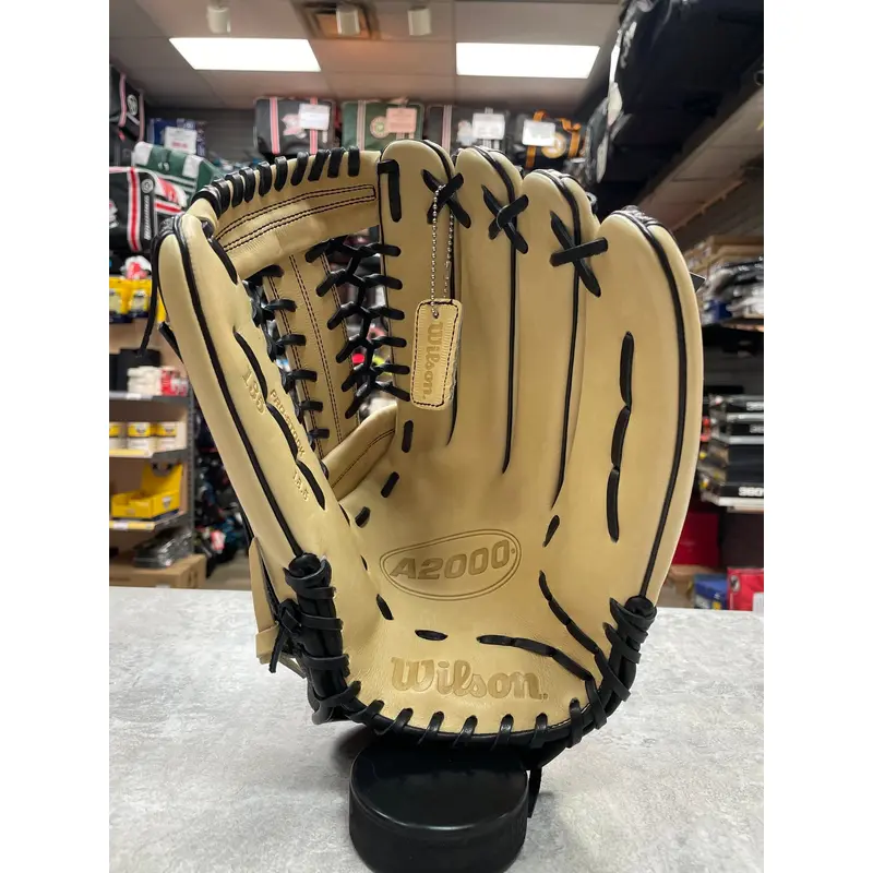 New Right Hand Throw 13.5" A2000 Baseball Glove