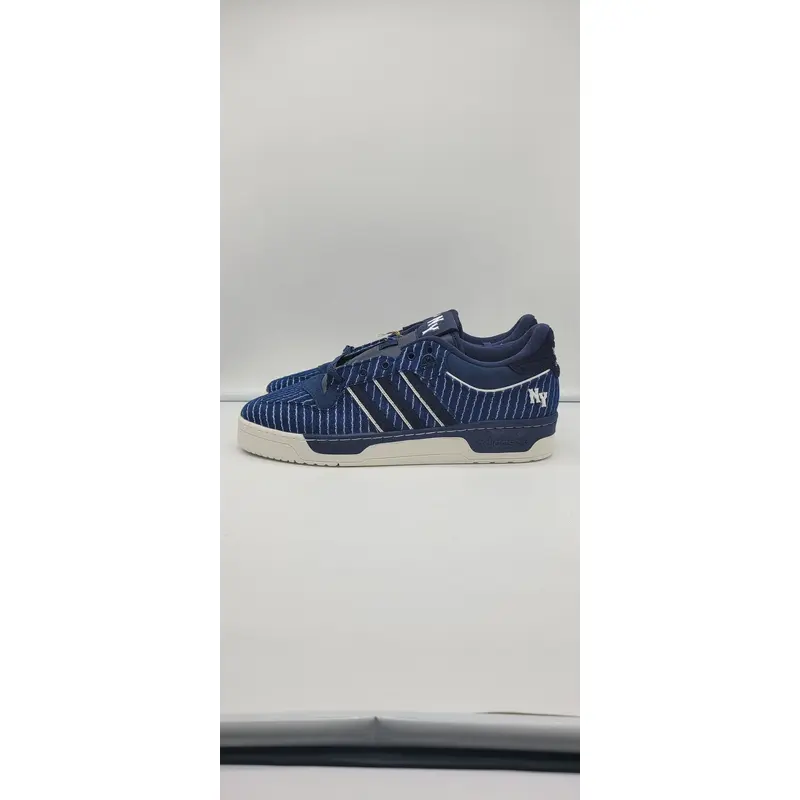 Adidas Rival New York Yankee Size 14 NEW
