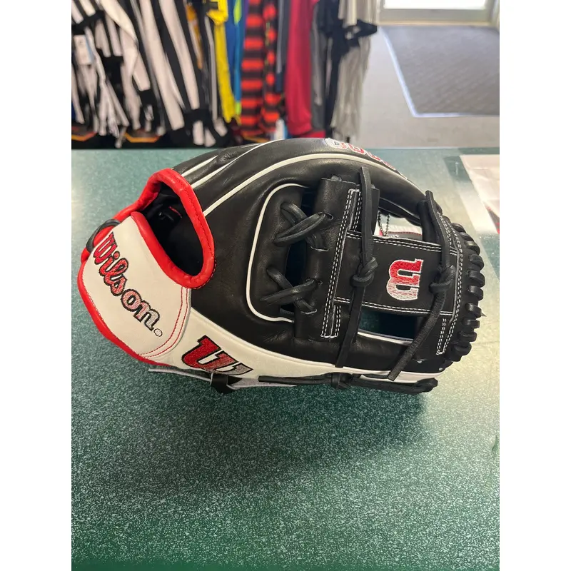 Wilson 1975 Infield 11.75" A2000 Baseball Glove