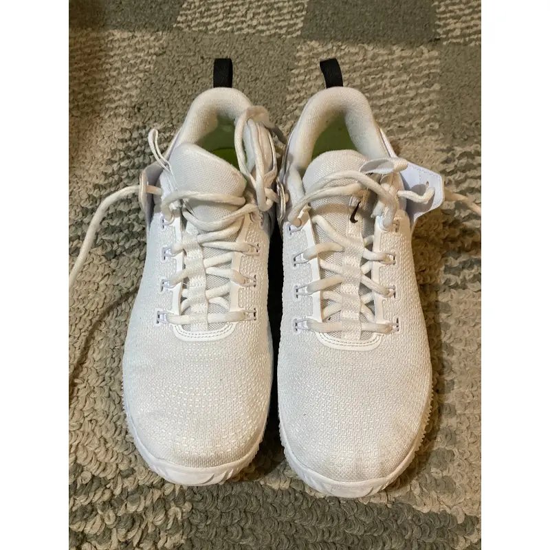 White Women's Size M 9.0 (W 10.0) Adult Nike Low Top Trainers (Used)