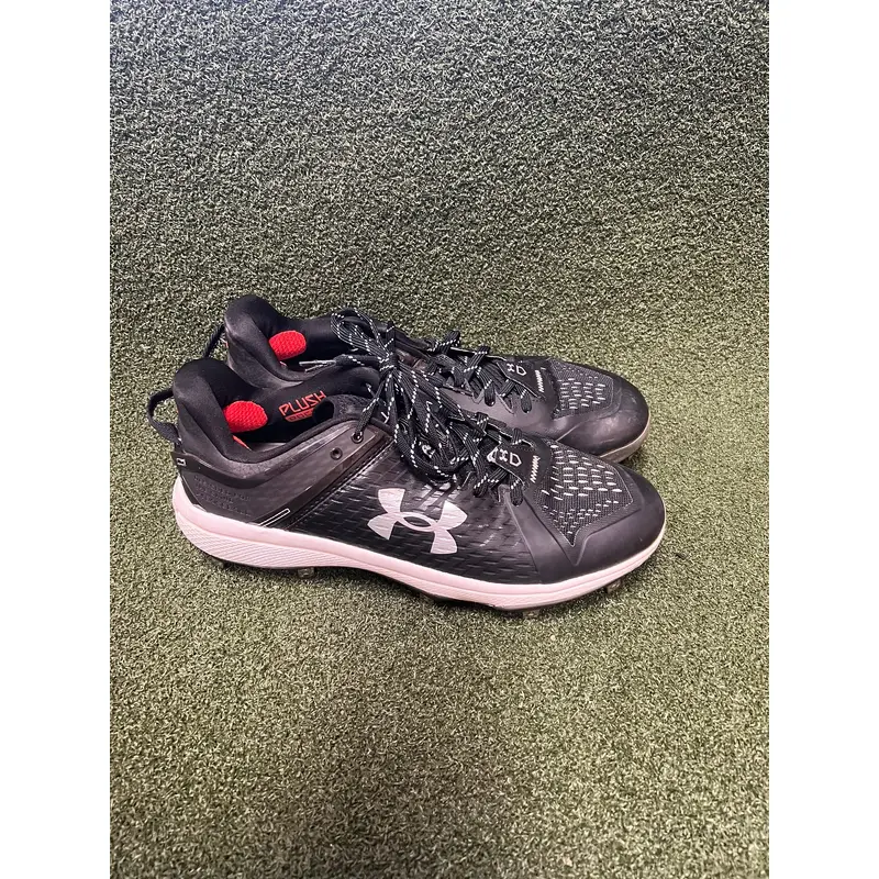 Under Armour Yard Metal Cleats: Men's 10.5 (4148)