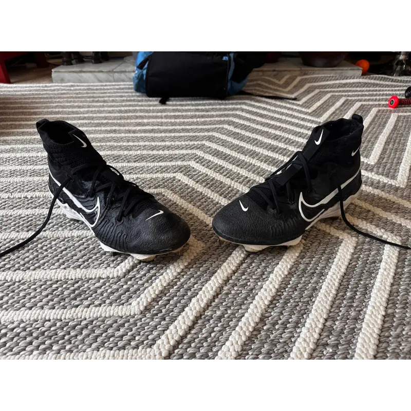 Black Men's Size M 10.5 (W 11.5) Adult Nike High Top Metal (Used)