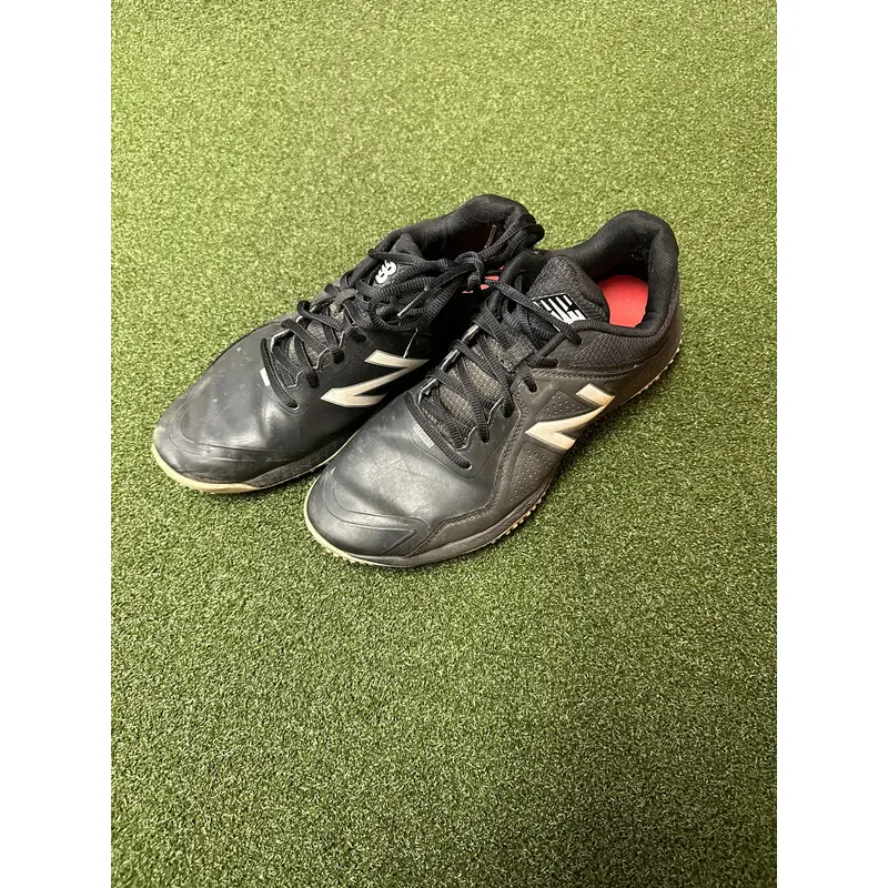 New Balance Turf Cleats: Men's 9.5 (1544)
